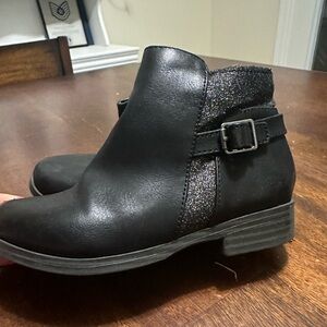Toddler girl black booties / boots